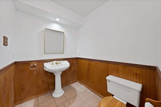 1008 Loch Lomond Drive, Arlington, TX 76012