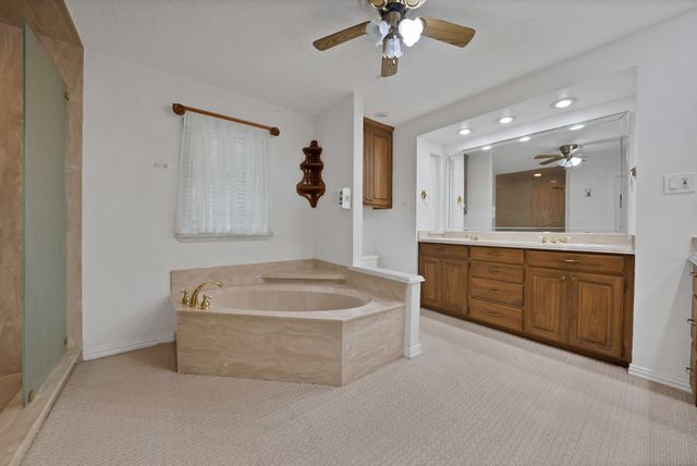 1008 Loch Lomond Drive, Arlington, TX 76012