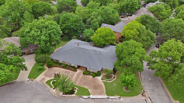 1008 Loch Lomond Drive, Arlington, TX 76012