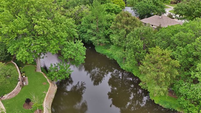 1008 Loch Lomond Drive, Arlington, TX 76012