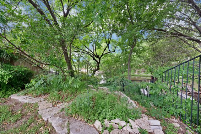 1008 Loch Lomond Drive, Arlington, TX 76012