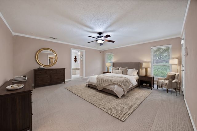 1008 Loch Lomond Drive, Arlington, TX 76012