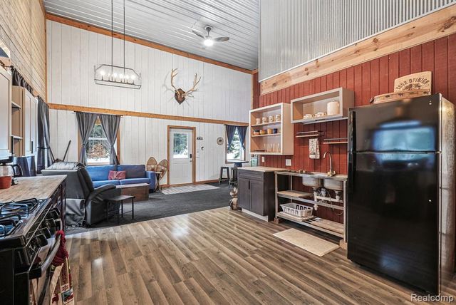 8074 Grosbeak Drive, Alden, MI 49612