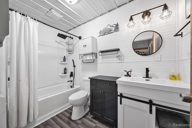 8074 Grosbeak Drive, Alden, MI 49612