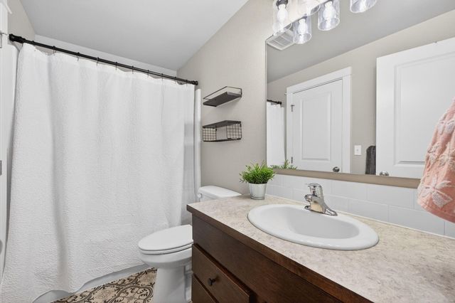 949 NW Upas Avenue, Redmond, OR 97756