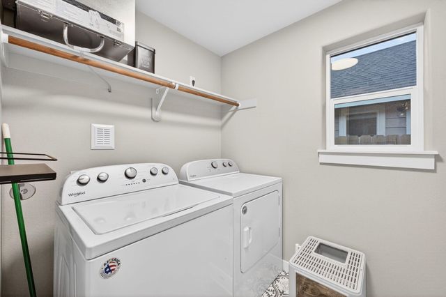 949 NW Upas Avenue, Redmond, OR 97756