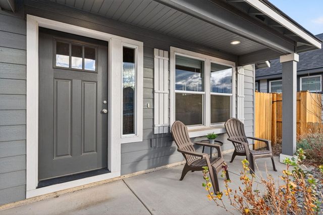 949 NW Upas Avenue, Redmond, OR 97756