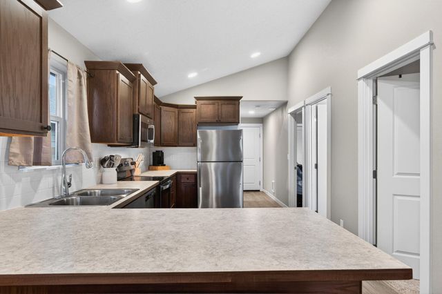 949 NW Upas Avenue, Redmond, OR 97756