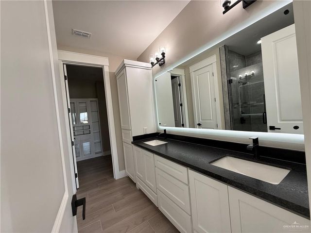 3200 Rabbit Run Avenue, Alton, TX 78573