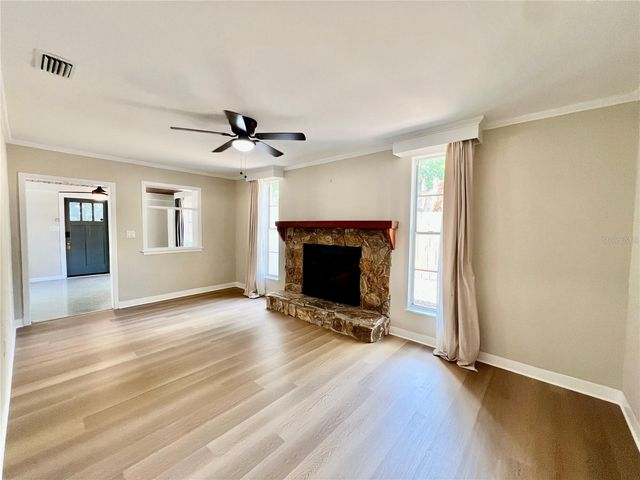1208 E HANNA AVENUE, Tampa, FL 33604