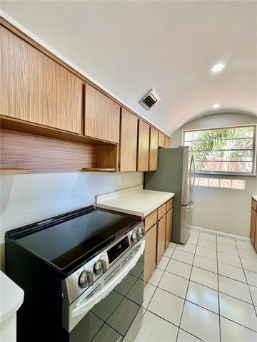 1208 E HANNA AVENUE, Tampa, FL 33604