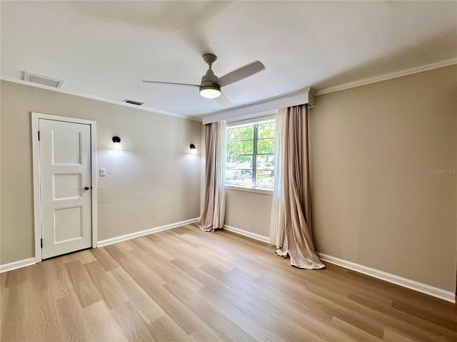 1208 E HANNA AVENUE, Tampa, FL 33604