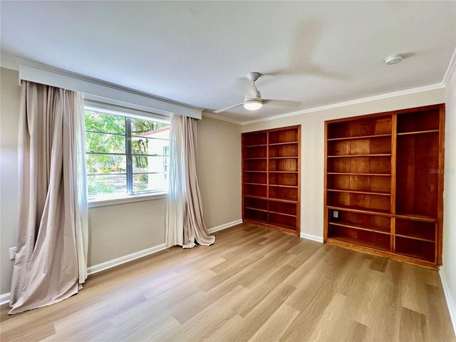 1208 E HANNA AVENUE, Tampa, FL 33604