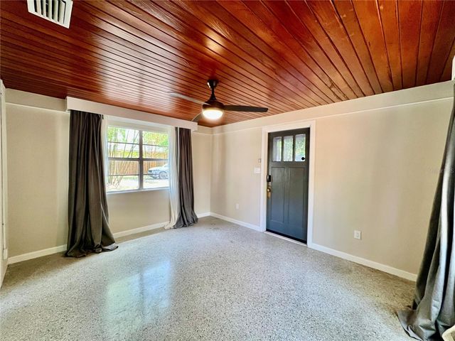1208 E HANNA AVENUE, Tampa, FL 33604