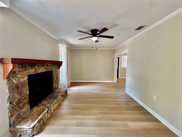 1208 E HANNA AVENUE, Tampa, FL 33604