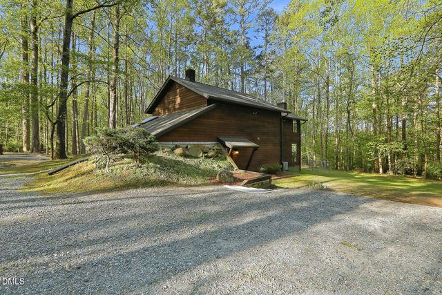 369 River Road, Pittsboro, NC 27312