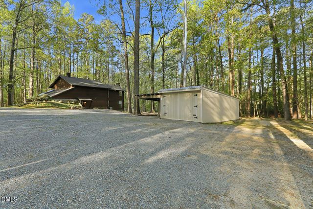 369 River Road, Pittsboro, NC 27312