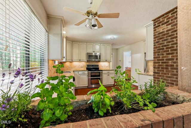 369 River Road, Pittsboro, NC 27312