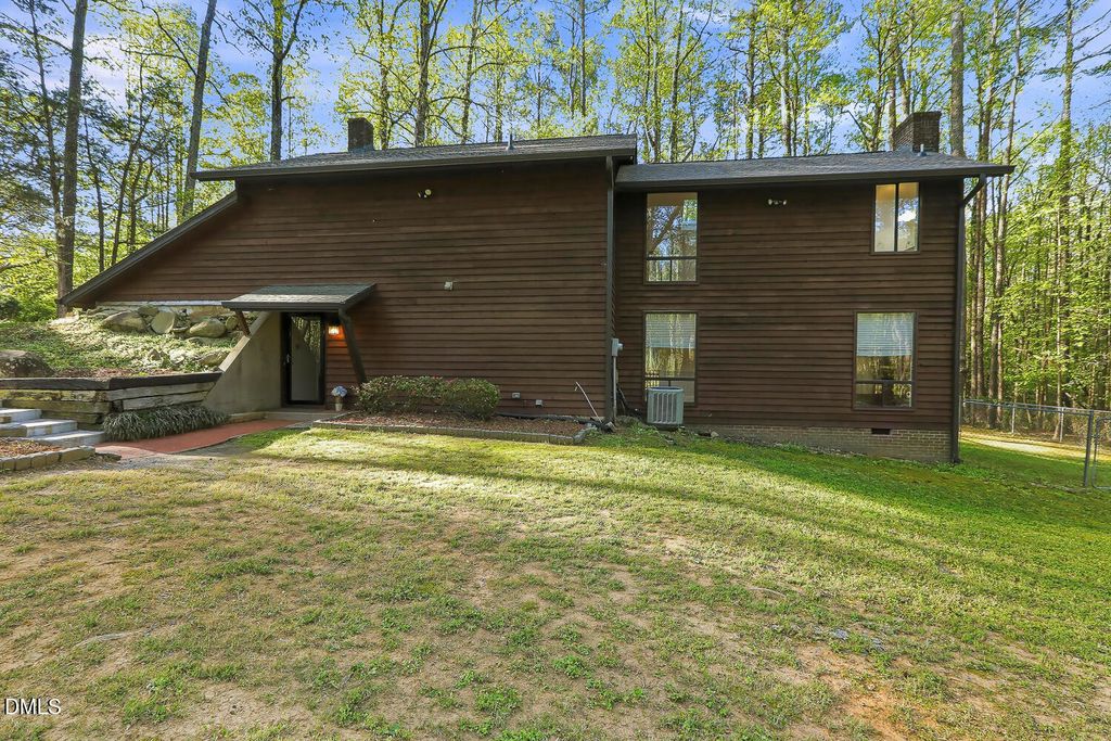 369 River Road, Pittsboro, NC 27312