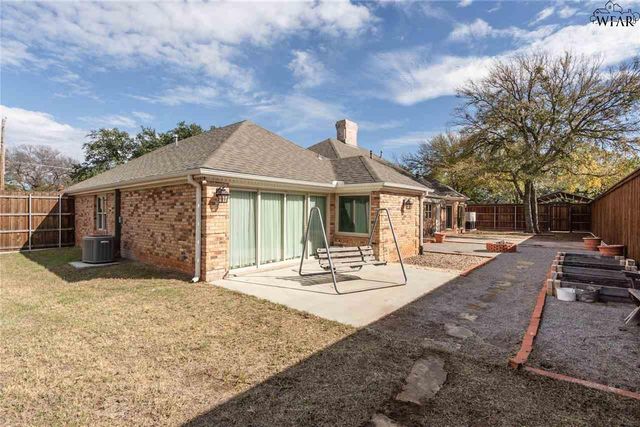 603 W OMEGA STREET, Henrietta, TX 76365