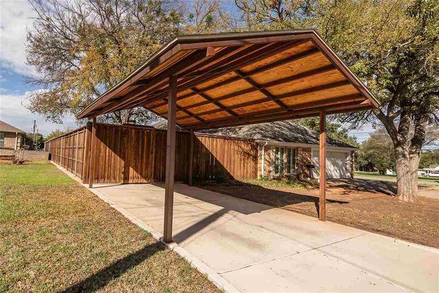603 W OMEGA STREET, Henrietta, TX 76365