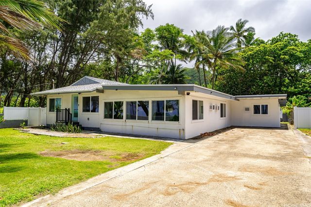 54-100 Kamehameha Highway, Hauula, HI 96717