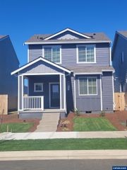 1151 Parkside Av, Woodburn, OR 97071