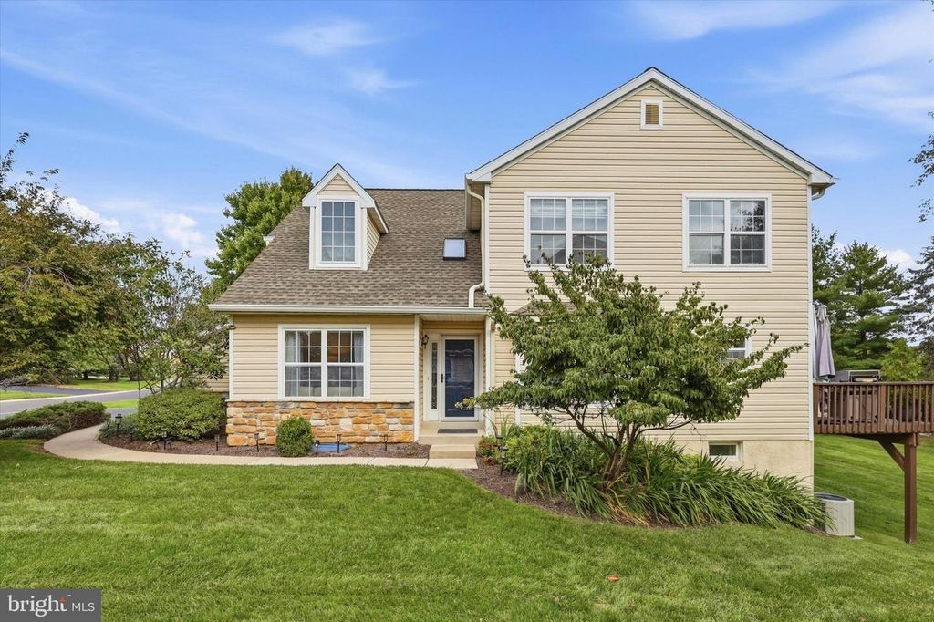 152 CANTERBURY LN, BLUE BELL, PA 19422 — exterior