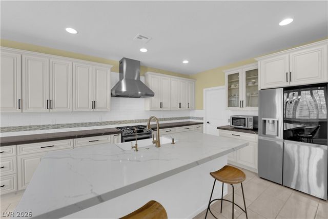 608 Highland Bluff Way, Las Vegas, NV 89138