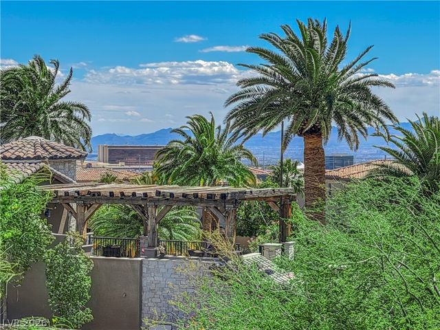 608 Highland Bluff Way, Las Vegas, NV 89138