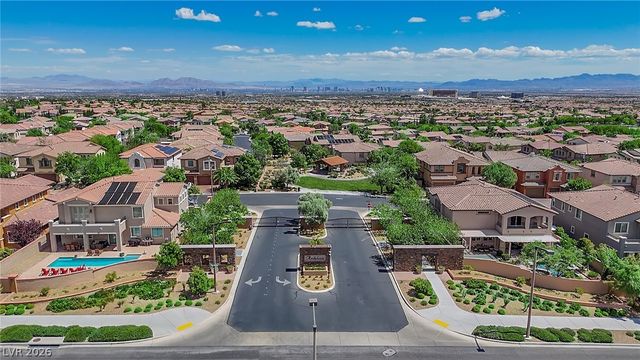 608 Highland Bluff Way, Las Vegas, NV 89138