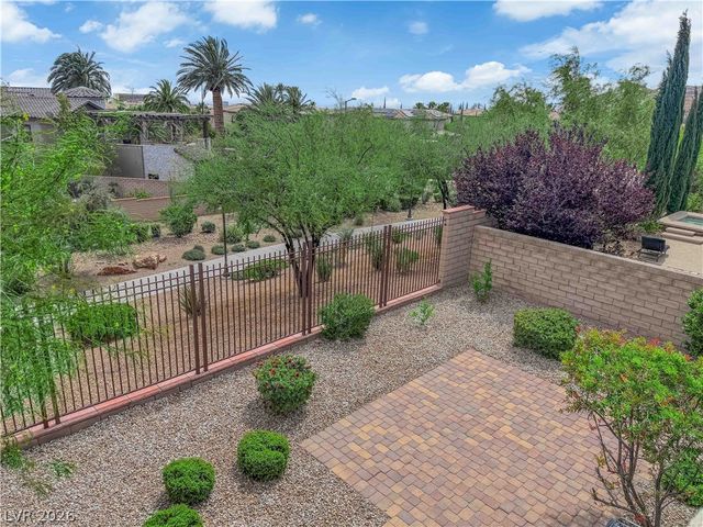 608 Highland Bluff Way, Las Vegas, NV 89138