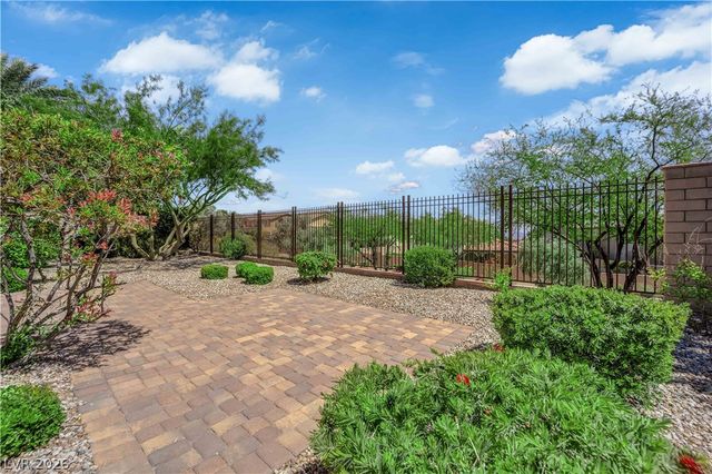 608 Highland Bluff Way, Las Vegas, NV 89138