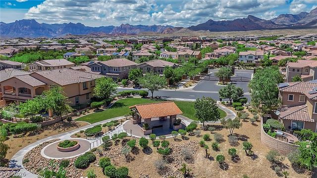 608 Highland Bluff Way, Las Vegas, NV 89138