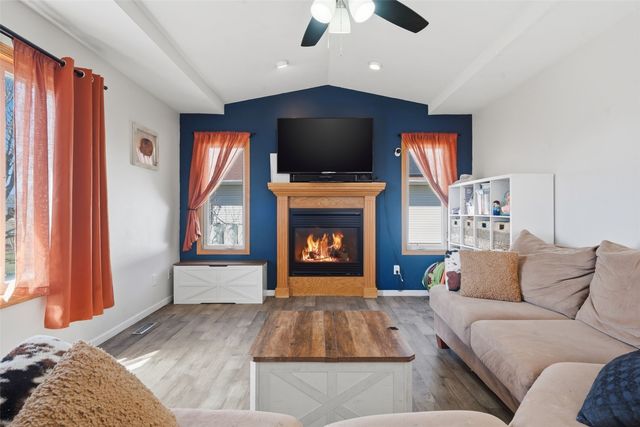 1255 Pacific Street, Ely, IA 52227