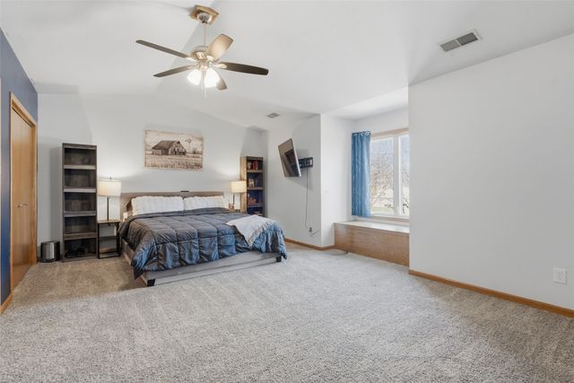 1255 Pacific Street, Ely, IA 52227