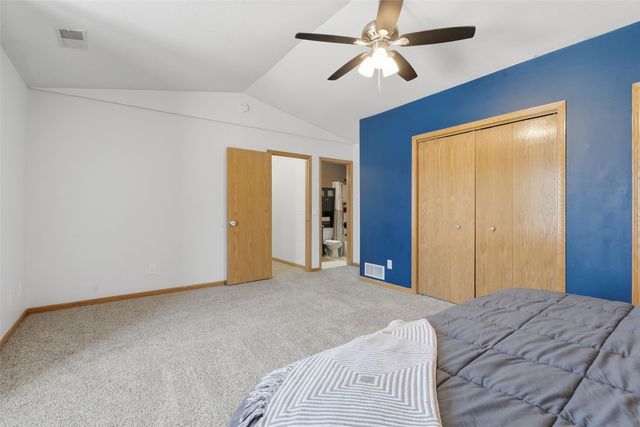 1255 Pacific Street, Ely, IA 52227
