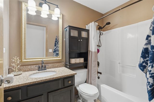 1255 Pacific Street, Ely, IA 52227