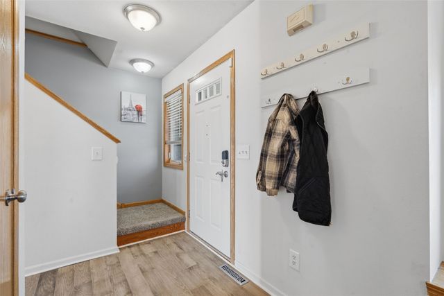 1255 Pacific Street, Ely, IA 52227