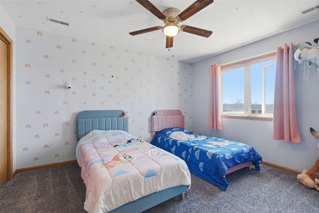 1255 Pacific Street, Ely, IA 52227