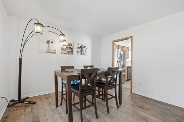 1255 Pacific Street, Ely, IA 52227