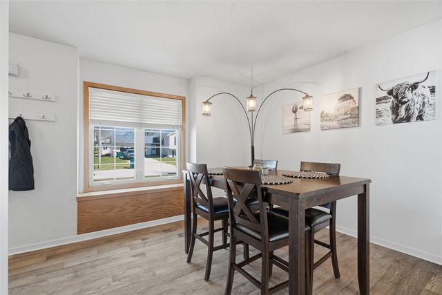 1255 Pacific Street, Ely, IA 52227