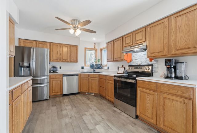 1255 Pacific Street, Ely, IA 52227
