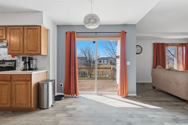 1255 Pacific Street, Ely, IA 52227