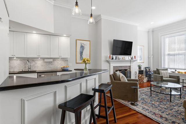 24 Marlborough St 6, Boston, MA 02116