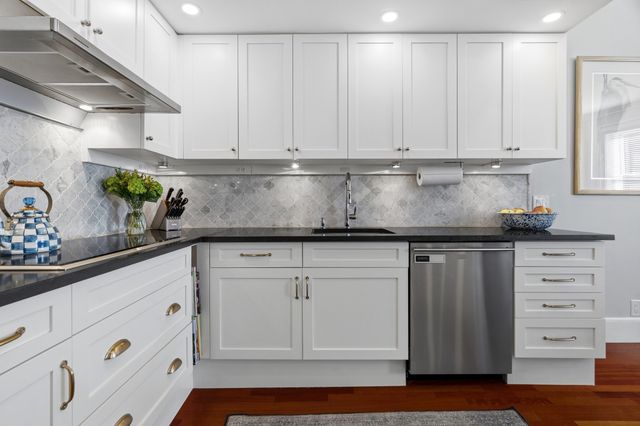 24 Marlborough St 6, Boston, MA 02116