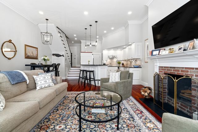 24 Marlborough St 6, Boston, MA 02116