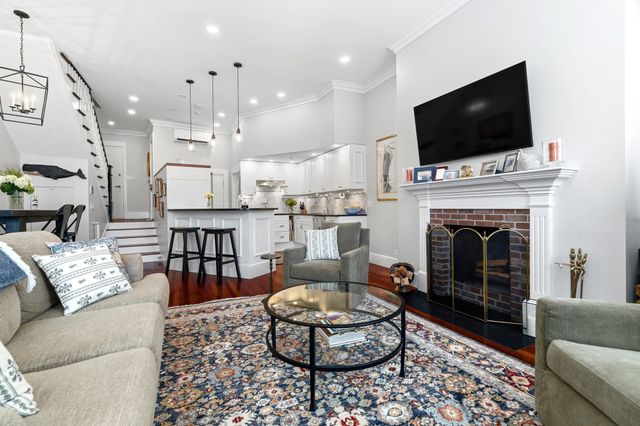 24 Marlborough St 6, Boston, MA 02116