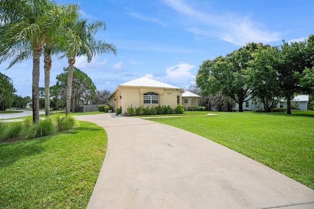 1106 SW Thoreau Court, Palm City, FL 34990