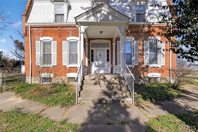 16 Maple Street, St Peters, MO 63376